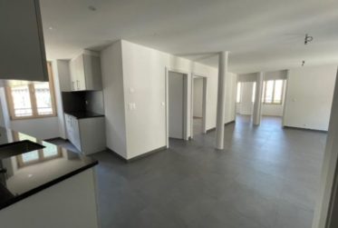 4.5 pièces de 111 m2 très lumineux avec balcon