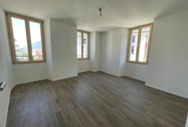 4.5 pièces de 111 m2 très lumineux avec balcon