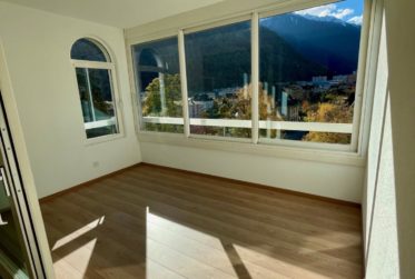 3.5 pièces au centre avec vue imprenable sur les montagnes